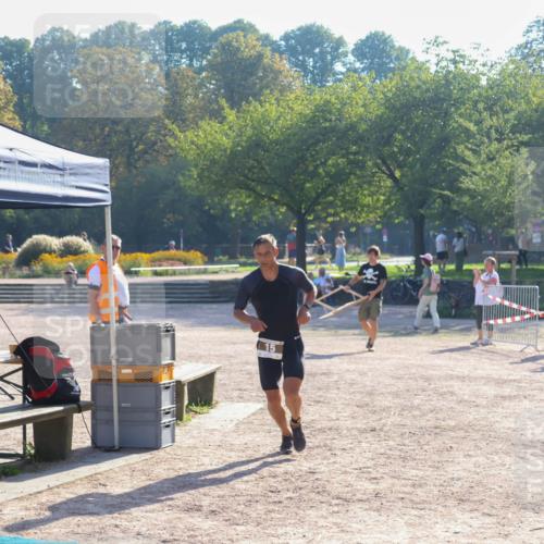 08.09.2024 - Stadtparktriathlon Luisa Fischer http://msf.ph/oto/7032185 08.09.2024 09:46:43 Ziel 15 meine-sportfotos.de