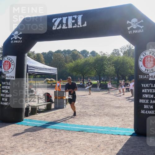 08.09.2024 - Stadtparktriathlon Luisa Fischer http://msf.ph/oto/7032188 08.09.2024 09:46:43 Ziel 15 meine-sportfotos.de