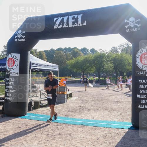 08.09.2024 - Stadtparktriathlon Luisa Fischer http://msf.ph/oto/7032194 08.09.2024 09:46:44 Ziel 15 meine-sportfotos.de