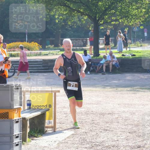 08.09.2024 - Stadtparktriathlon Luisa Fischer http://msf.ph/oto/7032196 08.09.2024 09:46:56 Ziel 71 meine-sportfotos.de