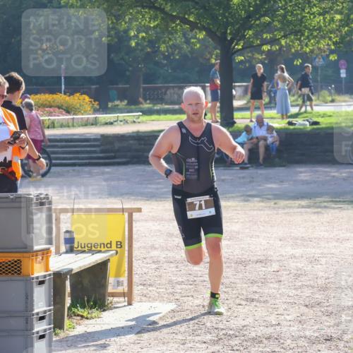 08.09.2024 - Stadtparktriathlon Luisa Fischer http://msf.ph/oto/7032199 08.09.2024 09:46:56 Ziel 71 meine-sportfotos.de