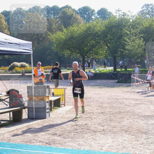 08.09.2024 - Stadtparktriathlon Luisa Fischer http://msf.ph/oto/7032204 08.09.2024 09:46:57 Ziel 71 meine-sportfotos.de
