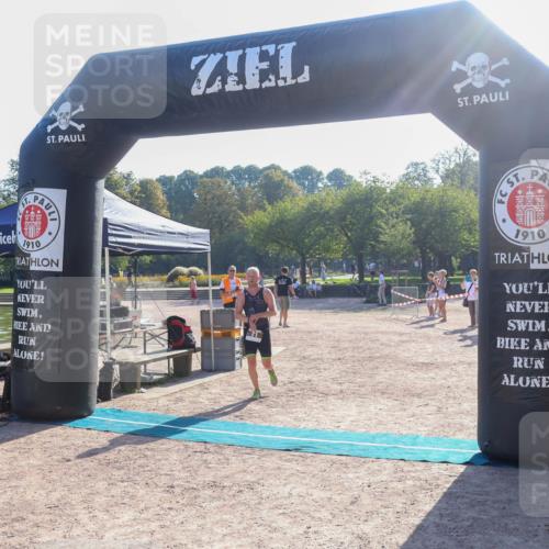 08.09.2024 - Stadtparktriathlon Luisa Fischer http://msf.ph/oto/7032206 08.09.2024 09:46:58 Ziel 71 meine-sportfotos.de