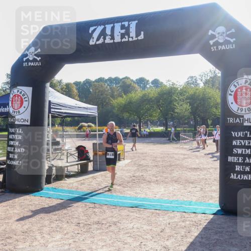 08.09.2024 - Stadtparktriathlon Luisa Fischer http://msf.ph/oto/7032208 08.09.2024 09:46:58 Ziel 71 meine-sportfotos.de