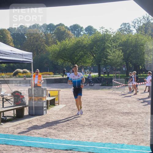 08.09.2024 - Stadtparktriathlon Luisa Fischer http://msf.ph/oto/7032225 08.09.2024 09:47:06 Ziel 89 meine-sportfotos.de