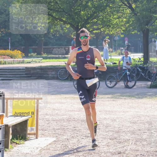 08.09.2024 - Stadtparktriathlon Luisa Fischer http://msf.ph/oto/7032254 08.09.2024 09:47:44 Ziel 28 meine-sportfotos.de