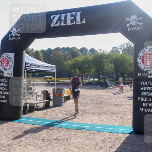 08.09.2024 - Stadtparktriathlon Luisa Fischer http://msf.ph/oto/7032264 08.09.2024 09:47:46 Ziel 28 meine-sportfotos.de