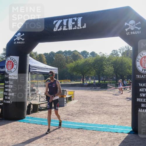 08.09.2024 - Stadtparktriathlon Luisa Fischer http://msf.ph/oto/7032271 08.09.2024 09:47:47 Ziel 28 meine-sportfotos.de