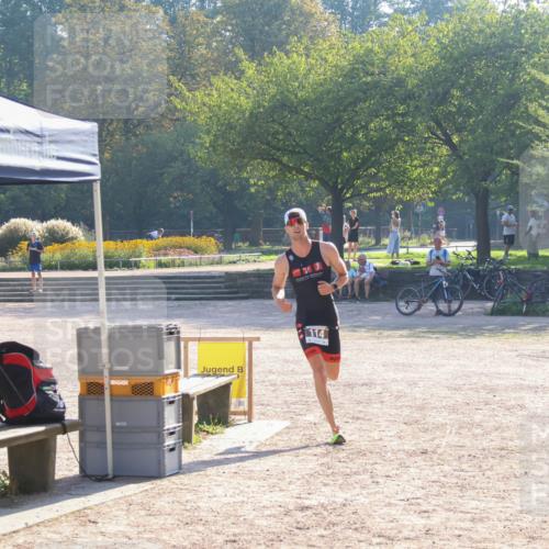08.09.2024 - Stadtparktriathlon Luisa Fischer http://msf.ph/oto/7032281 08.09.2024 09:47:54 Ziel 114 meine-sportfotos.de
