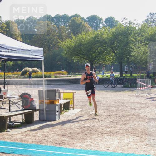 08.09.2024 - Stadtparktriathlon Luisa Fischer http://msf.ph/oto/7032283 08.09.2024 09:47:54 Ziel 114 meine-sportfotos.de