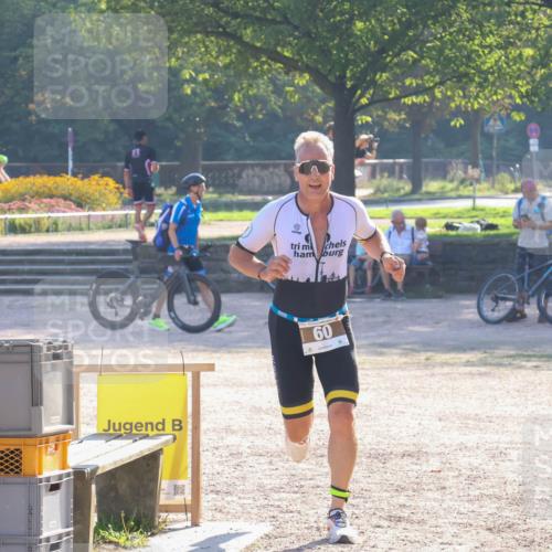 08.09.2024 - Stadtparktriathlon Luisa Fischer http://msf.ph/oto/7032297 08.09.2024 09:48:33 Ziel 60 meine-sportfotos.de