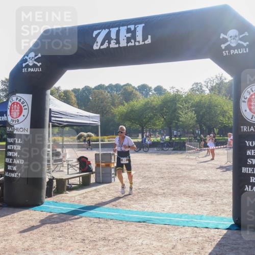 08.09.2024 - Stadtparktriathlon Luisa Fischer http://msf.ph/oto/7032300 08.09.2024 09:48:34 Ziel 60 meine-sportfotos.de