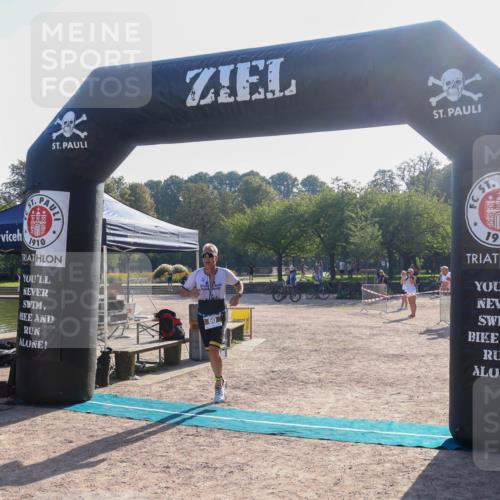 08.09.2024 - Stadtparktriathlon Luisa Fischer http://msf.ph/oto/7032302 08.09.2024 09:48:35 Ziel 60 meine-sportfotos.de
