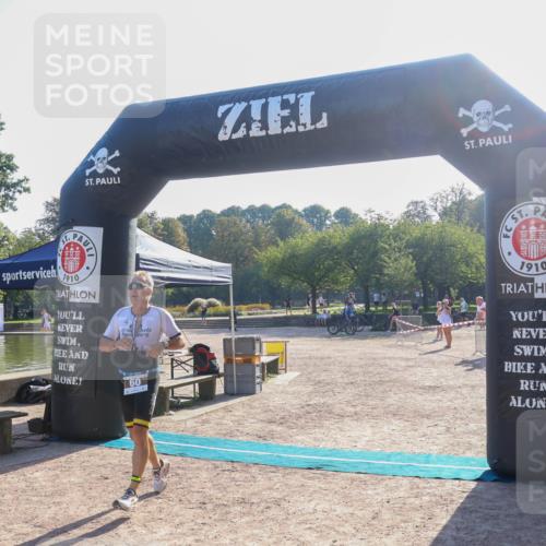 08.09.2024 - Stadtparktriathlon Luisa Fischer http://msf.ph/oto/7032307 08.09.2024 09:48:35 Ziel 60 meine-sportfotos.de