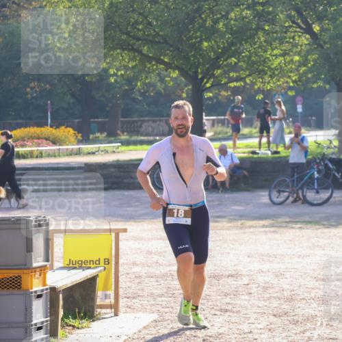 08.09.2024 - Stadtparktriathlon Luisa Fischer http://msf.ph/oto/7032312 08.09.2024 09:48:46 Ziel 18 meine-sportfotos.de