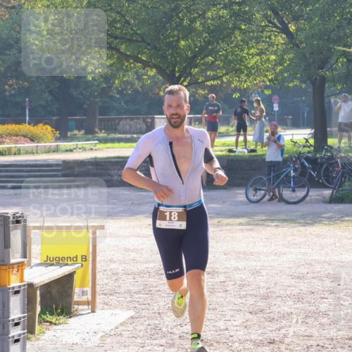 08.09.2024 - Stadtparktriathlon Luisa Fischer http://msf.ph/oto/7032314 08.09.2024 09:48:47 Ziel 18 meine-sportfotos.de