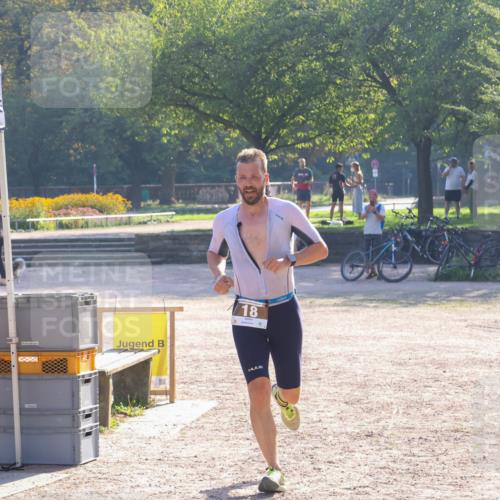 08.09.2024 - Stadtparktriathlon Luisa Fischer http://msf.ph/oto/7032316 08.09.2024 09:48:47 Ziel 18 meine-sportfotos.de