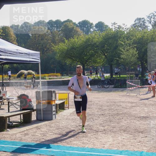 08.09.2024 - Stadtparktriathlon Luisa Fischer http://msf.ph/oto/7032318 08.09.2024 09:48:48 Ziel 18 meine-sportfotos.de