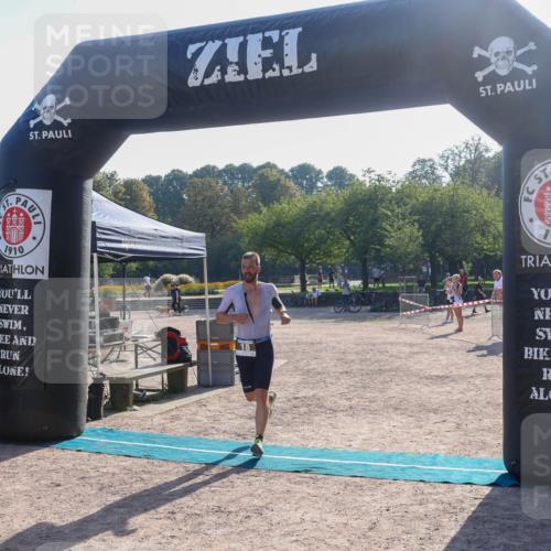 08.09.2024 - Stadtparktriathlon Luisa Fischer http://msf.ph/oto/7032320 08.09.2024 09:48:48 Ziel 18 meine-sportfotos.de