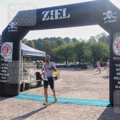 08.09.2024 - Stadtparktriathlon Luisa Fischer http://msf.ph/oto/7032324 08.09.2024 09:48:48 Ziel 18 meine-sportfotos.de