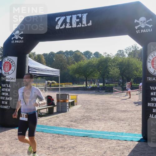 08.09.2024 - Stadtparktriathlon Luisa Fischer http://msf.ph/oto/7032329 08.09.2024 09:48:49 Ziel 18 meine-sportfotos.de