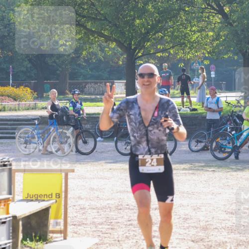 08.09.2024 - Stadtparktriathlon Luisa Fischer http://msf.ph/oto/7032337 08.09.2024 09:49:25 Ziel 24 meine-sportfotos.de