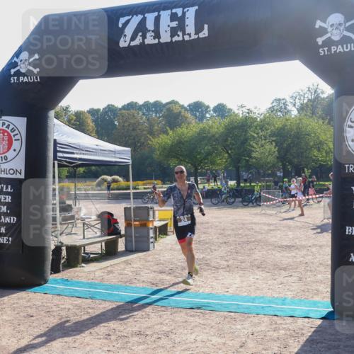 08.09.2024 - Stadtparktriathlon Luisa Fischer http://msf.ph/oto/7032346 08.09.2024 09:49:26 Ziel 24 meine-sportfotos.de