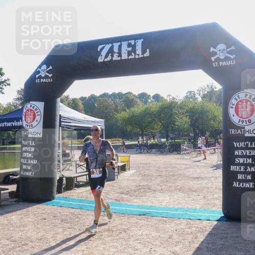 08.09.2024 - Stadtparktriathlon Luisa Fischer http://msf.ph/oto/7032350 08.09.2024 09:49:27 Ziel 24 meine-sportfotos.de