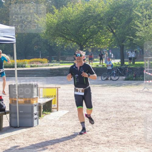 08.09.2024 - Stadtparktriathlon Luisa Fischer http://msf.ph/oto/7032363 08.09.2024 09:49:40 Ziel 61, 74 meine-sportfotos.de