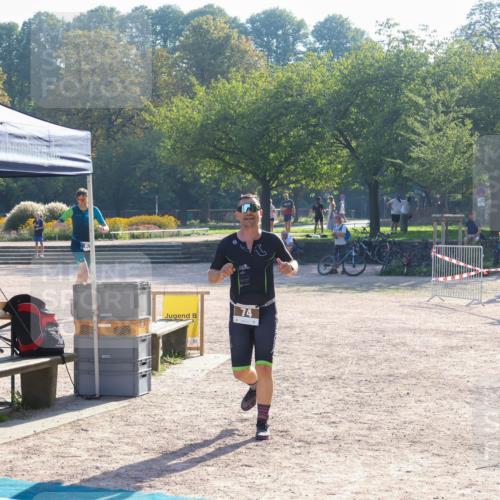 08.09.2024 - Stadtparktriathlon Luisa Fischer http://msf.ph/oto/7032365 08.09.2024 09:49:40 Ziel 61, 74 meine-sportfotos.de