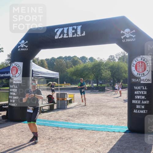 08.09.2024 - Stadtparktriathlon Luisa Fischer http://msf.ph/oto/7032375 08.09.2024 09:49:42 Ziel 61, 72, 74 meine-sportfotos.de