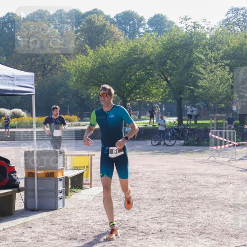 08.09.2024 - Stadtparktriathlon Luisa Fischer http://msf.ph/oto/7032379 08.09.2024 09:49:43 Ziel 61, 72, 74 meine-sportfotos.de