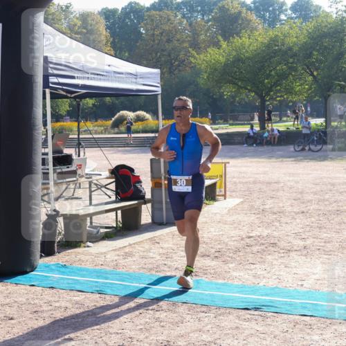 08.09.2024 - Stadtparktriathlon Luisa Fischer http://msf.ph/oto/7032393 08.09.2024 09:49:50 Ziel 30, 61, 72 meine-sportfotos.de