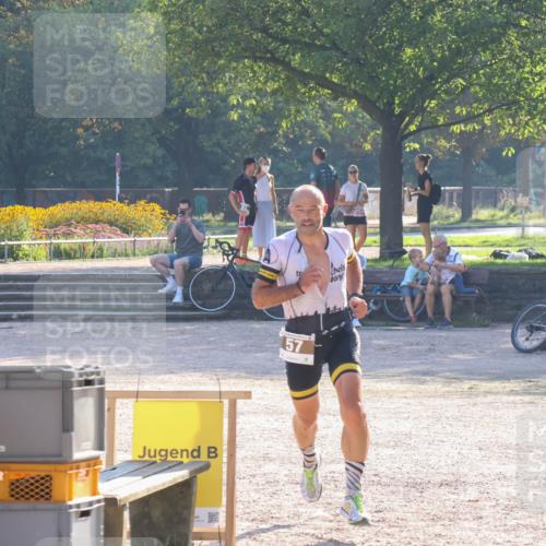08.09.2024 - Stadtparktriathlon Luisa Fischer http://msf.ph/oto/7032405 08.09.2024 09:50:25 Ziel 57 meine-sportfotos.de