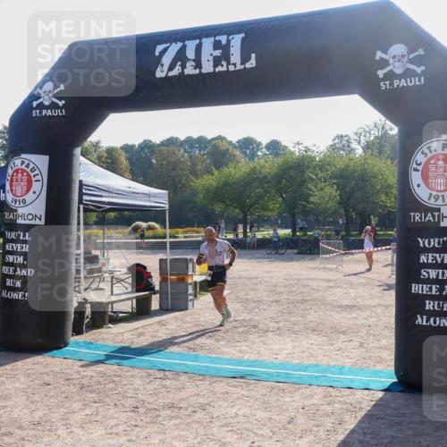 08.09.2024 - Stadtparktriathlon Luisa Fischer http://msf.ph/oto/7032415 08.09.2024 09:50:27 Ziel 57 meine-sportfotos.de