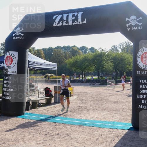 08.09.2024 - Stadtparktriathlon Luisa Fischer http://msf.ph/oto/7032417 08.09.2024 09:50:28 Ziel 57 meine-sportfotos.de