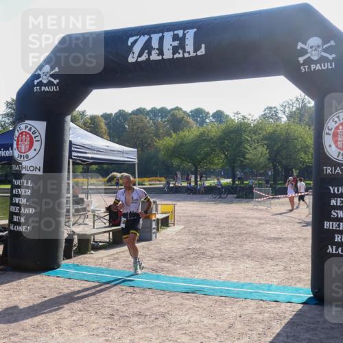 08.09.2024 - Stadtparktriathlon Luisa Fischer http://msf.ph/oto/7032419 08.09.2024 09:50:28 Ziel 57 meine-sportfotos.de