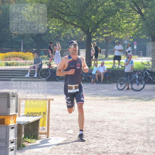 08.09.2024 - Stadtparktriathlon Luisa Fischer http://msf.ph/oto/7032473 08.09.2024 09:51:11 Ziel 3 meine-sportfotos.de