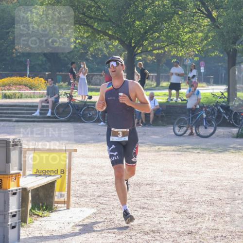 08.09.2024 - Stadtparktriathlon Luisa Fischer http://msf.ph/oto/7032474 08.09.2024 09:51:11 Ziel 3 meine-sportfotos.de