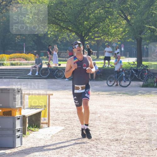 08.09.2024 - Stadtparktriathlon Luisa Fischer http://msf.ph/oto/7032478 08.09.2024 09:51:11 Ziel 3 meine-sportfotos.de