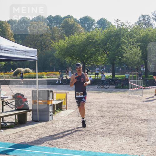 08.09.2024 - Stadtparktriathlon Luisa Fischer http://msf.ph/oto/7032483 08.09.2024 09:51:12 Ziel 3 meine-sportfotos.de