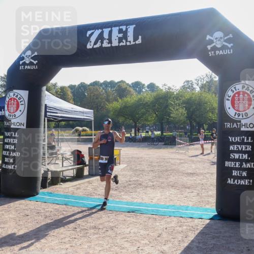 08.09.2024 - Stadtparktriathlon Luisa Fischer http://msf.ph/oto/7032491 08.09.2024 09:51:13 Ziel 3 meine-sportfotos.de