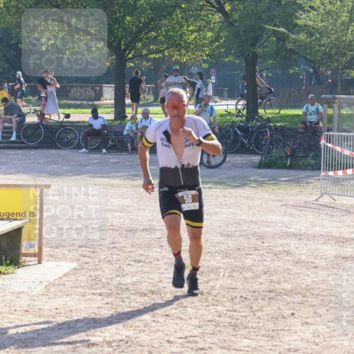 08.09.2024 - Stadtparktriathlon Luisa Fischer http://msf.ph/oto/7032527 08.09.2024 09:51:40 Ziel 58 meine-sportfotos.de