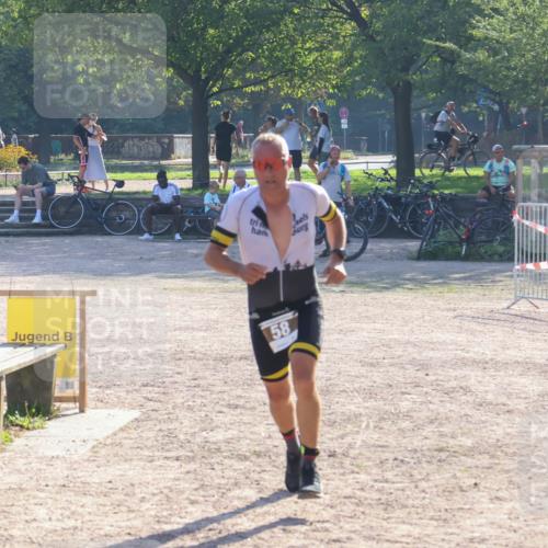 08.09.2024 - Stadtparktriathlon Luisa Fischer http://msf.ph/oto/7032530 08.09.2024 09:51:41 Ziel 58 meine-sportfotos.de