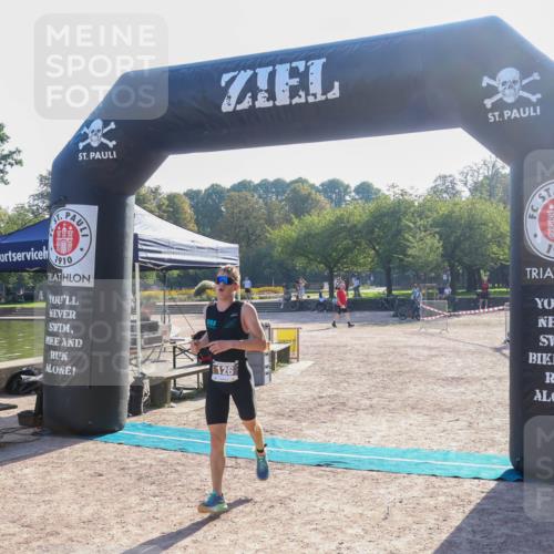08.09.2024 - Stadtparktriathlon Luisa Fischer http://msf.ph/oto/7032556 08.09.2024 09:52:08 Ziel 126 meine-sportfotos.de