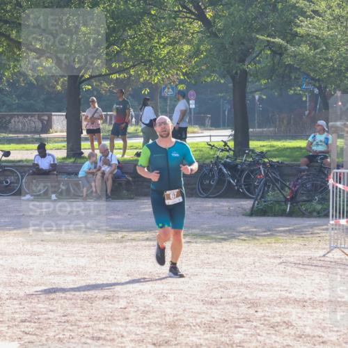 08.09.2024 - Stadtparktriathlon Luisa Fischer http://msf.ph/oto/7032558 08.09.2024 09:52:19 Ziel 67 meine-sportfotos.de