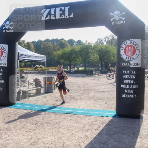 08.09.2024 - Stadtparktriathlon Luisa Fischer http://msf.ph/oto/7032590 08.09.2024 09:52:48 Ziel 110 meine-sportfotos.de