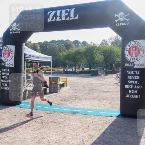 08.09.2024 - Stadtparktriathlon Luisa Fischer http://msf.ph/oto/7032594 08.09.2024 09:52:48 Ziel 110 meine-sportfotos.de