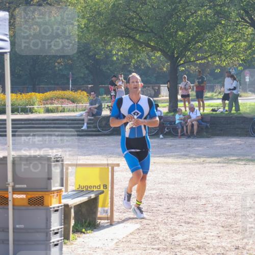 08.09.2024 - Stadtparktriathlon Luisa Fischer http://msf.ph/oto/7032599 08.09.2024 09:52:53 Ziel 91, 102, 110 meine-sportfotos.de