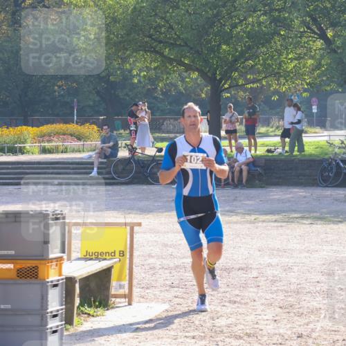 08.09.2024 - Stadtparktriathlon Luisa Fischer http://msf.ph/oto/7032601 08.09.2024 09:52:53 Ziel 91, 102, 110 meine-sportfotos.de